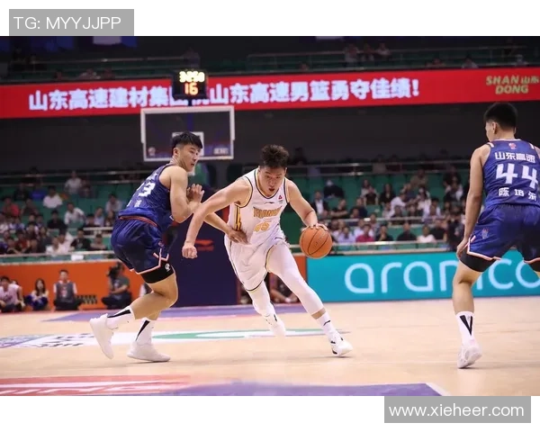 山东高速迎战山西汾酒力争晋级 全力拼搏展现篮球风采
